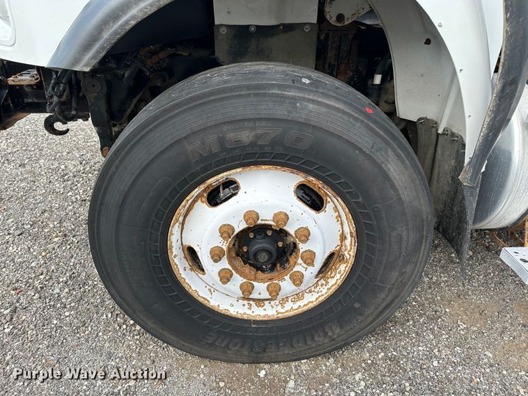 image for item LV9042 2007 Freightliner Business Class M2  crane truck