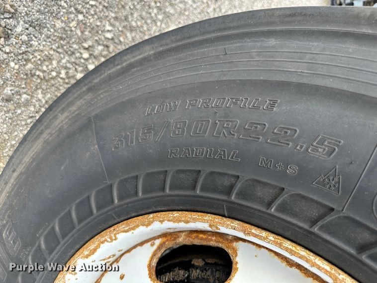 image for item LV9042 2007 Freightliner Business Class M2  crane truck