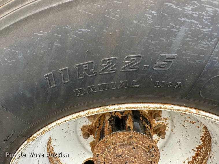 image for item LV9042 2007 Freightliner Business Class M2  crane truck