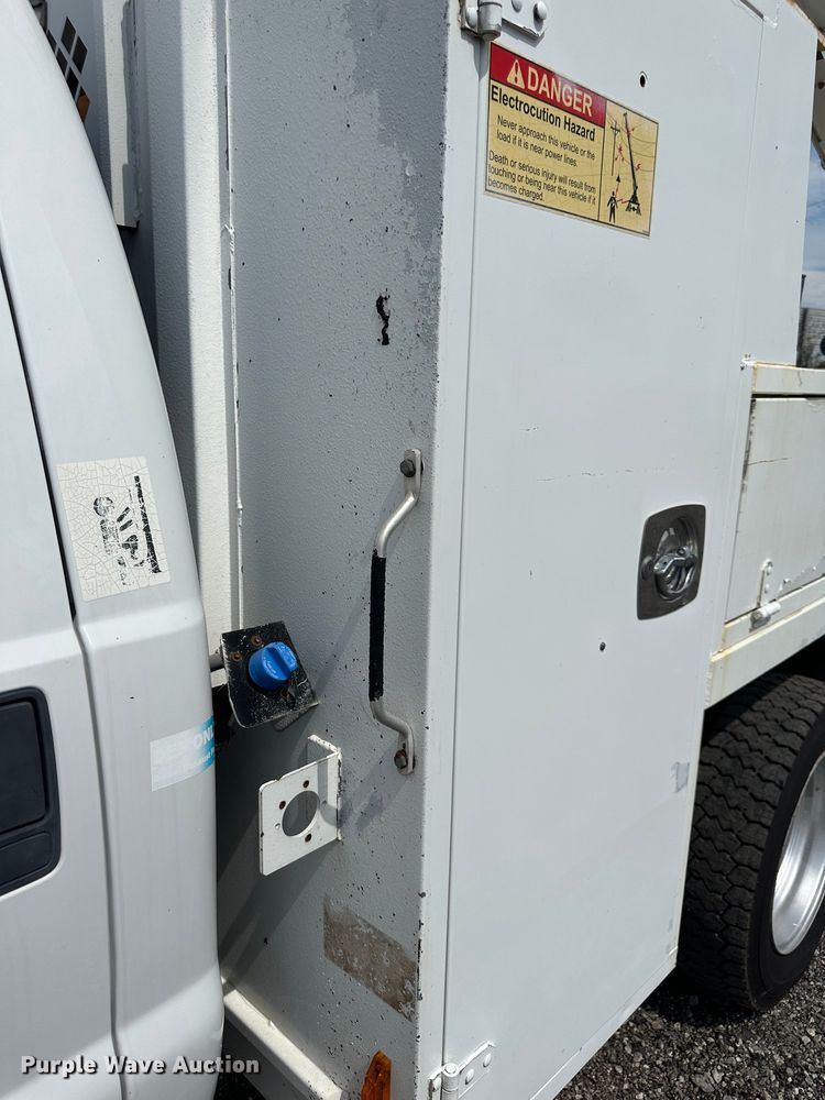 image for item LV9060 2012 Ford F550 Super Duty  Crew Cab utility / service truck