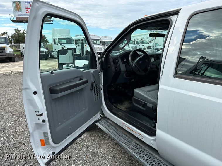 image for item LV9060 2012 Ford F550 Super Duty  Crew Cab utility / service truck