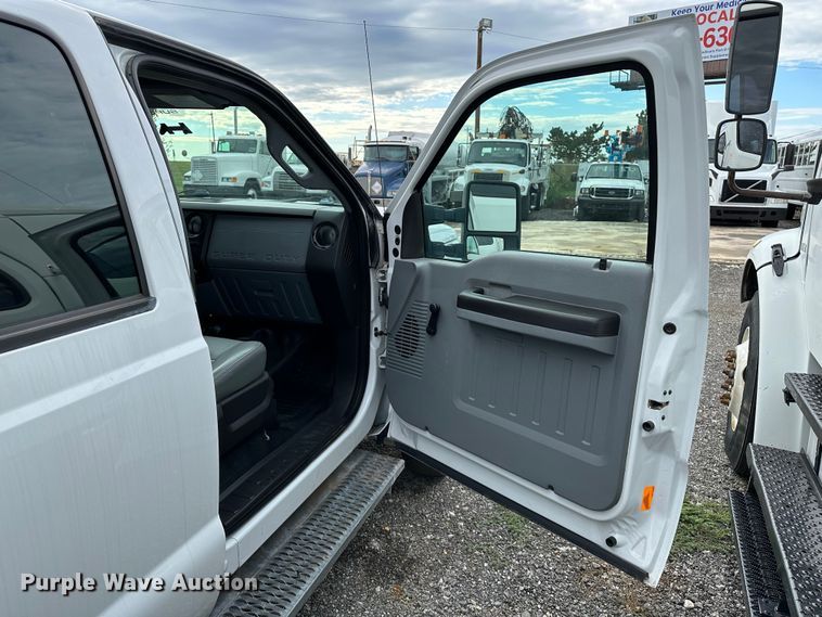 image for item LV9060 2012 Ford F550 Super Duty  Crew Cab utility / service truck