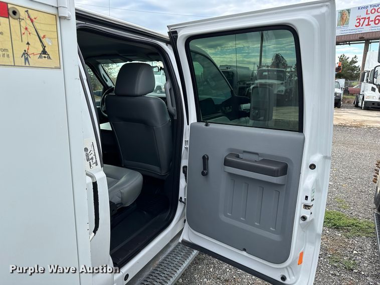 image for item LV9060 2012 Ford F550 Super Duty  Crew Cab utility / service truck