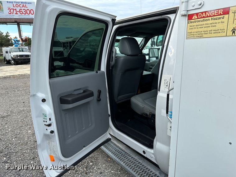 image for item LV9060 2012 Ford F550 Super Duty  Crew Cab utility / service truck