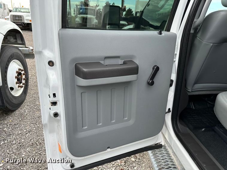 image for item LV9060 2012 Ford F550 Super Duty  Crew Cab utility / service truck