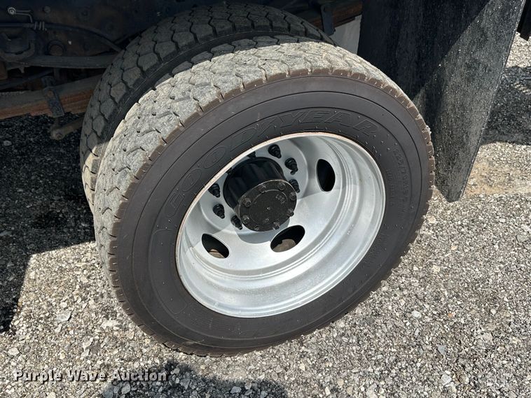 image for item LV9060 2012 Ford F550 Super Duty  Crew Cab utility / service truck