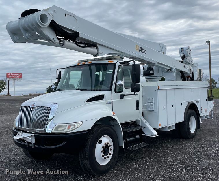 image for item LV9097 2008 International 4300  bucket truck