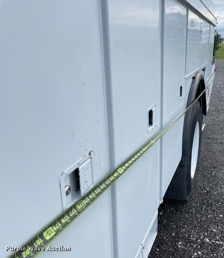 image for item LV9097 2008 International 4300  bucket truck