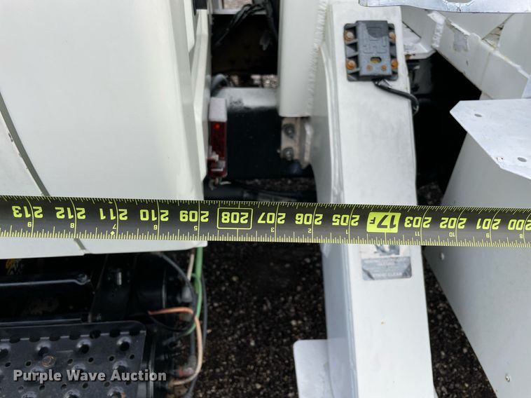 image for item LV9097 2008 International 4300  bucket truck