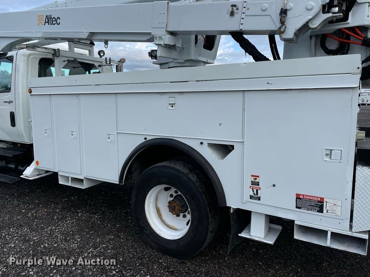 image for item LV9097 2008 International 4300  bucket truck