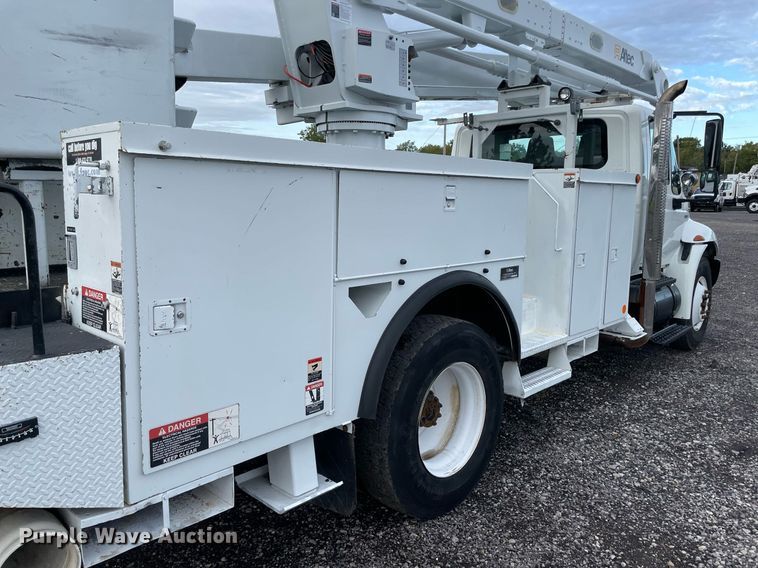 image for item LV9097 2008 International 4300  bucket truck