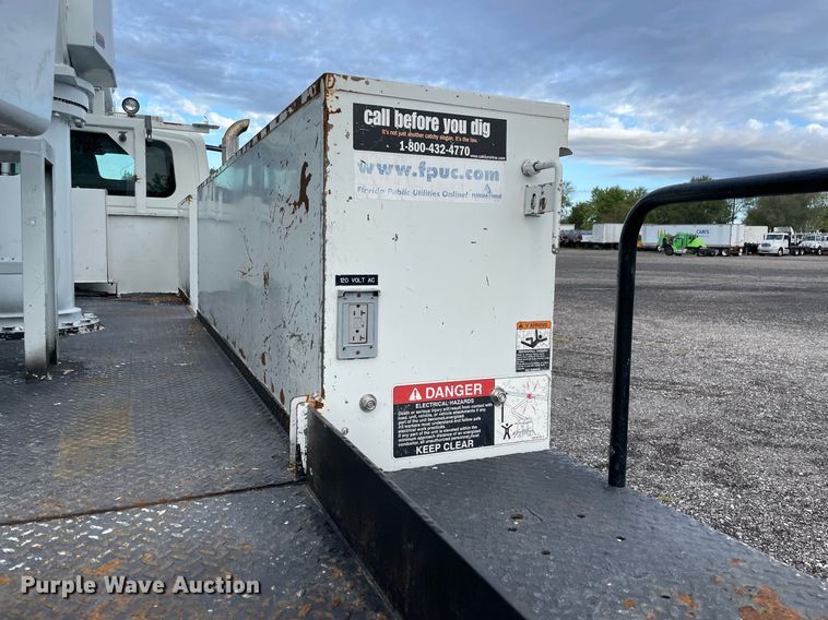 image for item LV9097 2008 International 4300  bucket truck