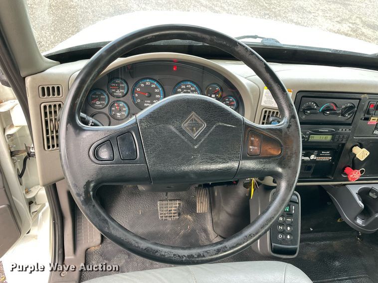 image for item LV9097 2008 International 4300  bucket truck