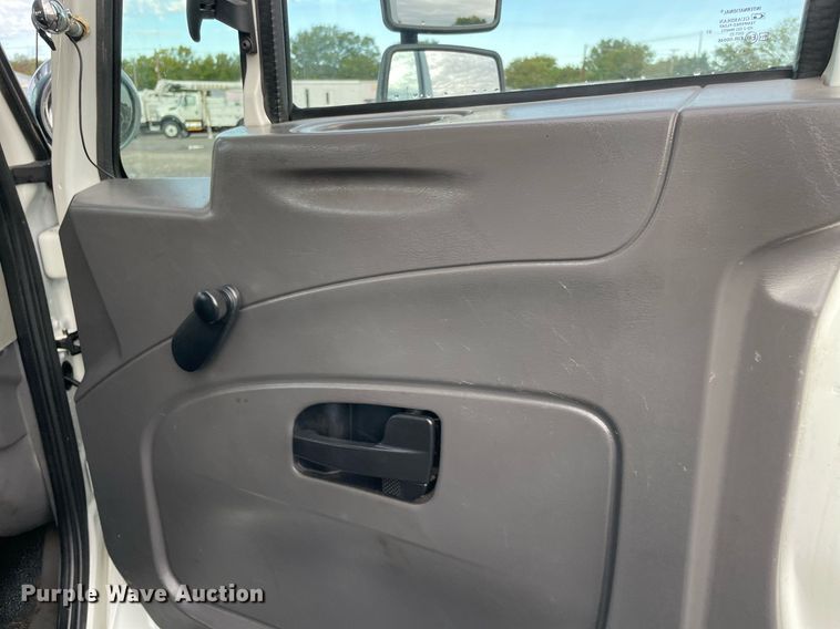 image for item LV9097 2008 International 4300  bucket truck