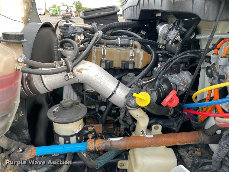 image for item LV9097 2008 International 4300  bucket truck