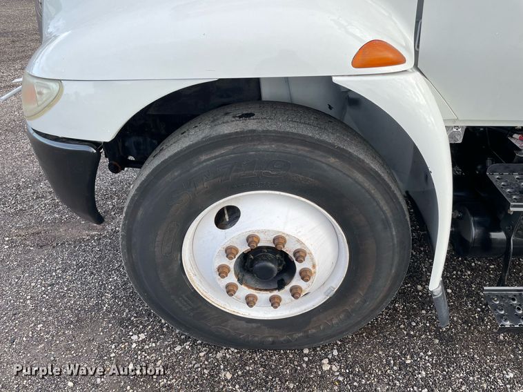 image for item LV9097 2008 International 4300  bucket truck