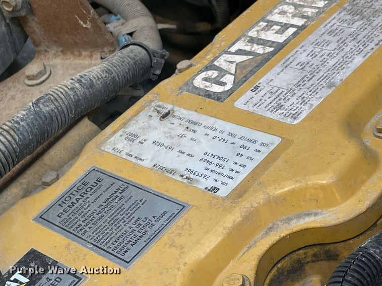 image for item LV9105 1999 GMC C7  bucket truck