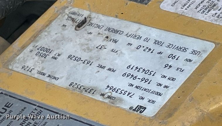 image for item LV9105 1999 GMC C7  bucket truck