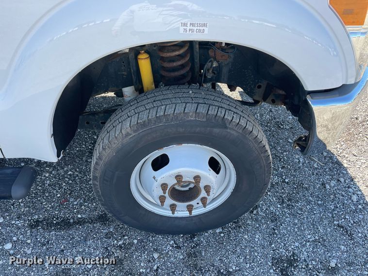 image for item LV9108 2014 Ford F350  Crew Cab utility bed pickup truck