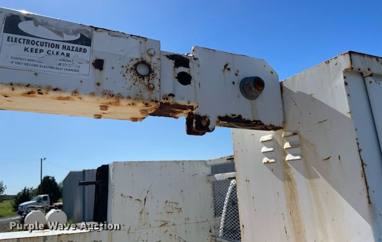 image for item LV9110 1999 Ford F550  utility / service truck