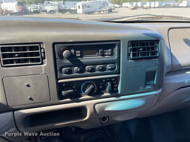 image for item LV9110 1999 Ford F550  utility / service truck