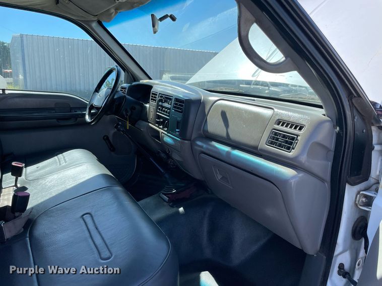 image for item LV9110 1999 Ford F550  utility / service truck