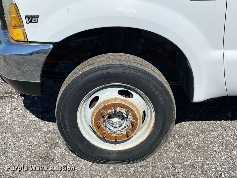 image for item LV9110 1999 Ford F550  utility / service truck