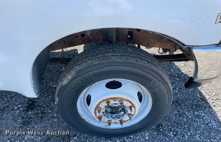 image for item LV9110 1999 Ford F550  utility / service truck