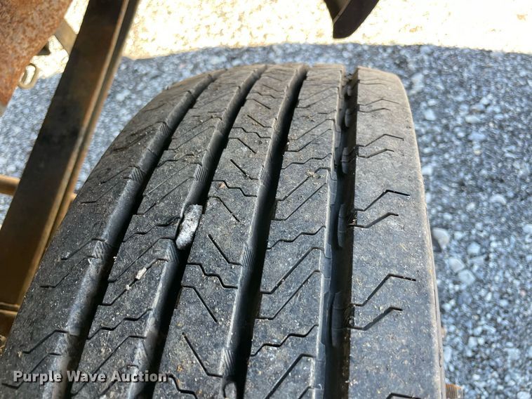 image for item LV9110 1999 Ford F550  utility / service truck