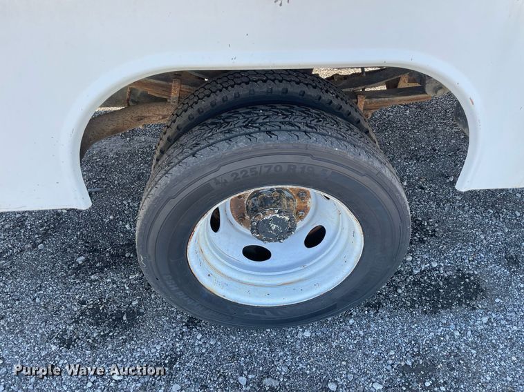 image for item LV9110 1999 Ford F550  utility / service truck