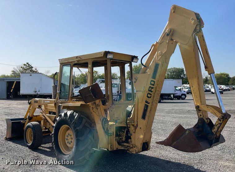 image for item LV9121 Ford 340B  backhoe