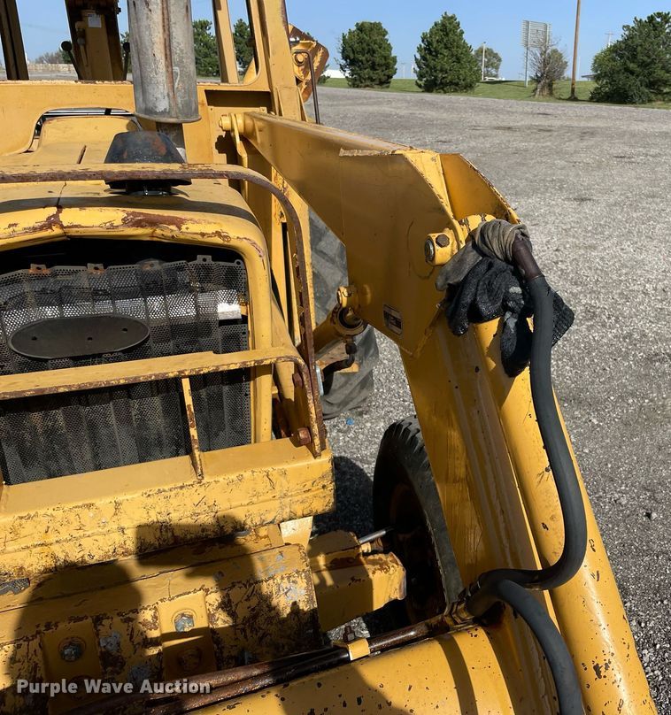 image for item LV9121 Ford 340B  backhoe