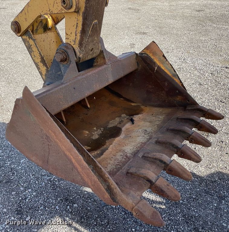 image for item LV9121 Ford 340B  backhoe