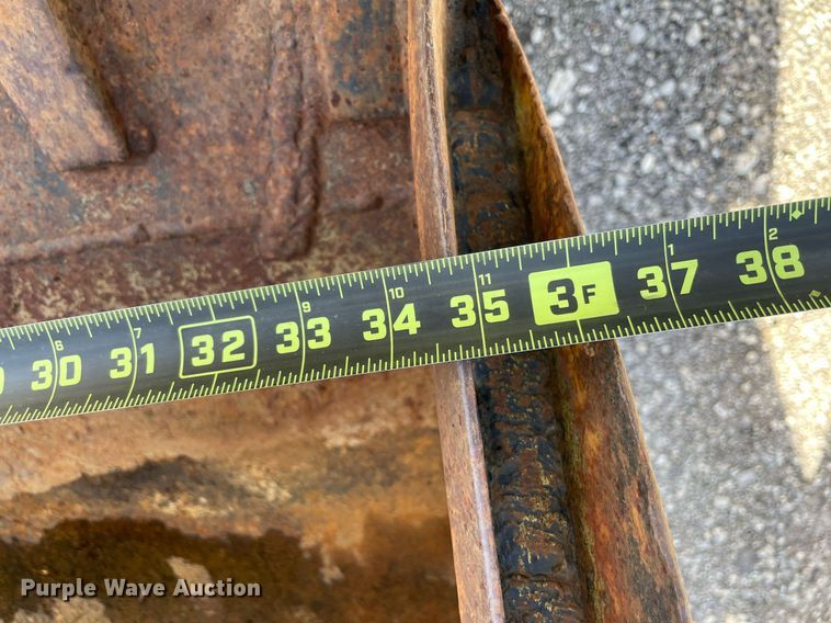 image for item LV9121 Ford 340B  backhoe