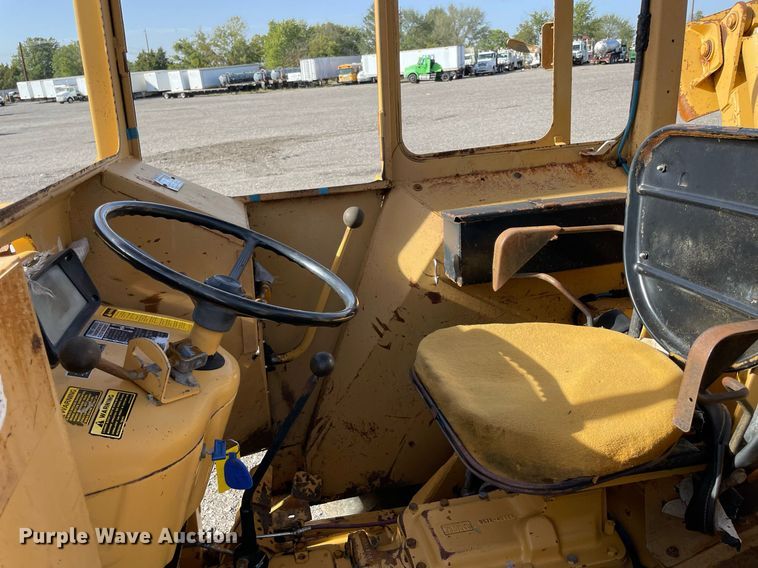 image for item LV9121 Ford 340B  backhoe