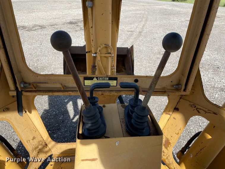 image for item LV9121 Ford 340B  backhoe