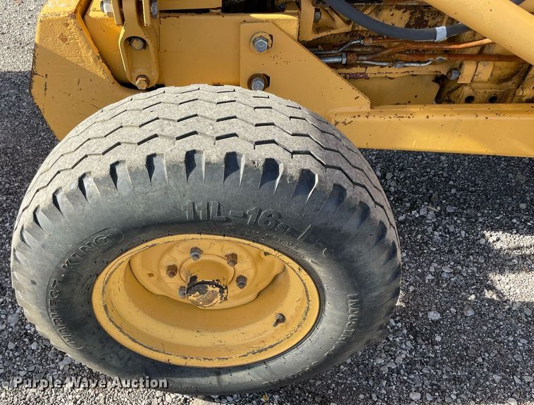 image for item LV9121 Ford 340B  backhoe