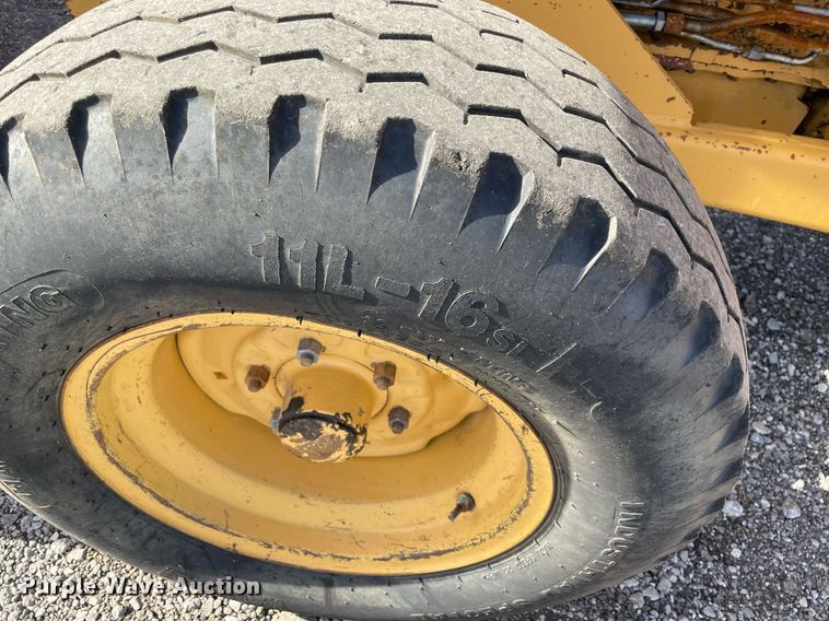 image for item LV9121 Ford 340B  backhoe