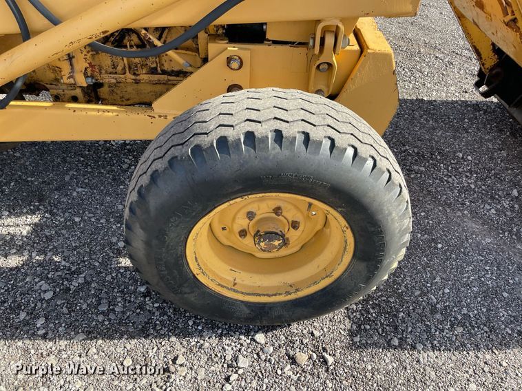 image for item LV9121 Ford 340B  backhoe