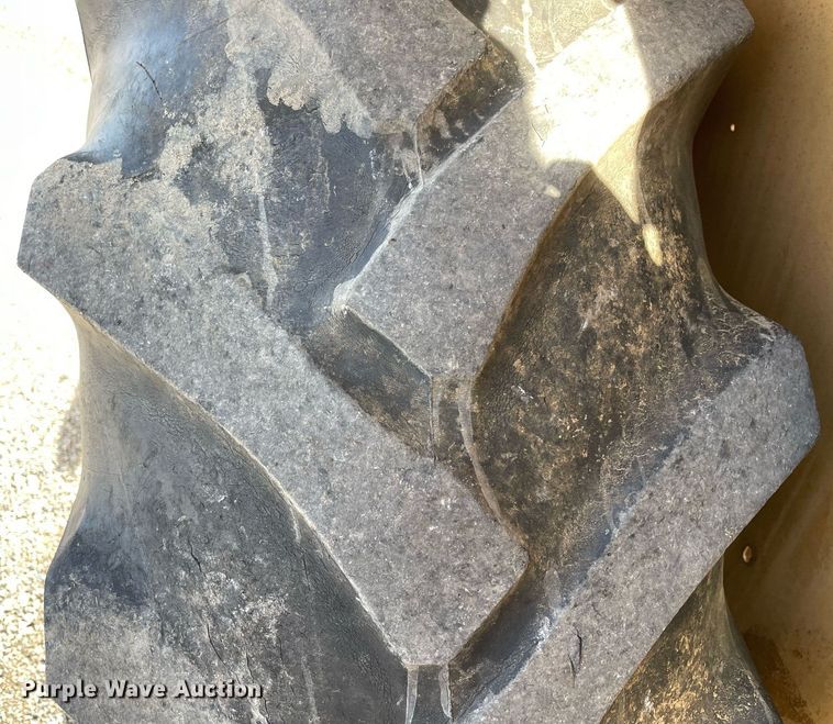 image for item LV9121 Ford 340B  backhoe