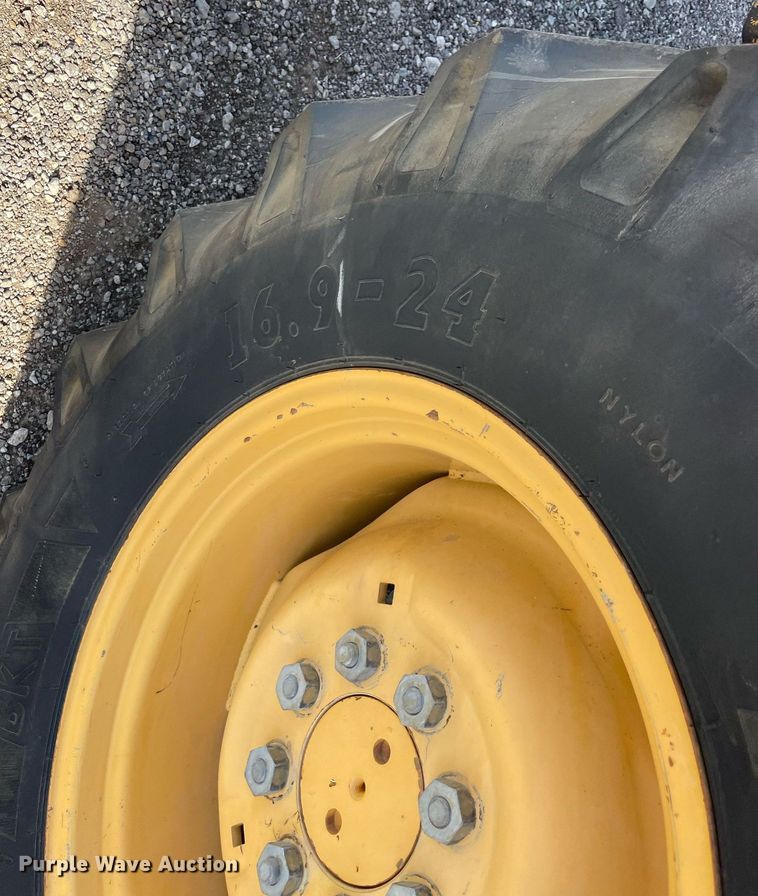 image for item LV9121 Ford 340B  backhoe