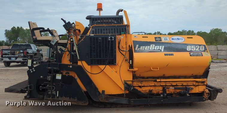 image for item LY9437 2018 Lee Boy 8520  paver