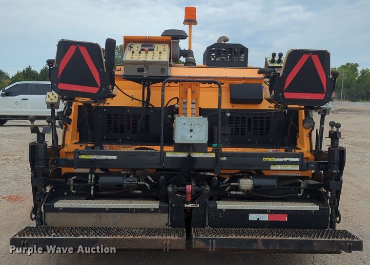 image for item LY9437 2018 Lee Boy 8520  paver