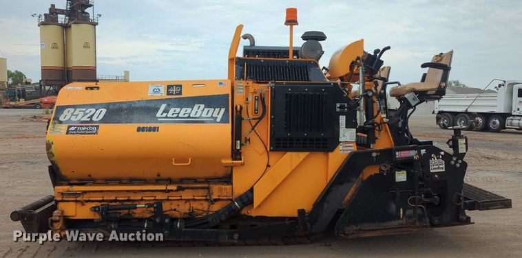 image for item LY9437 2018 Lee Boy 8520  paver