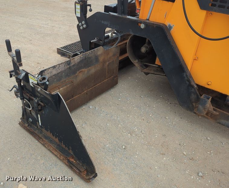 image for item LY9437 2018 Lee Boy 8520  paver