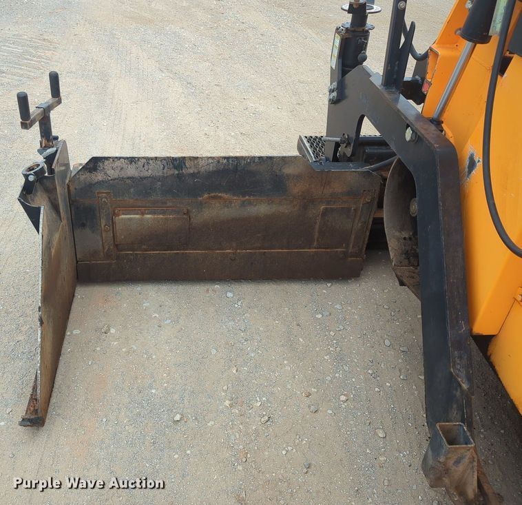 image for item LY9437 2018 Lee Boy 8520  paver