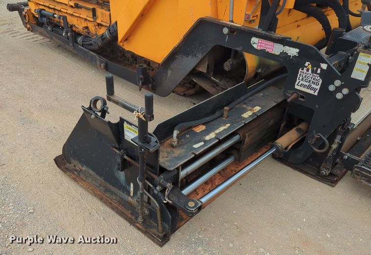 image for item LY9437 2018 Lee Boy 8520  paver