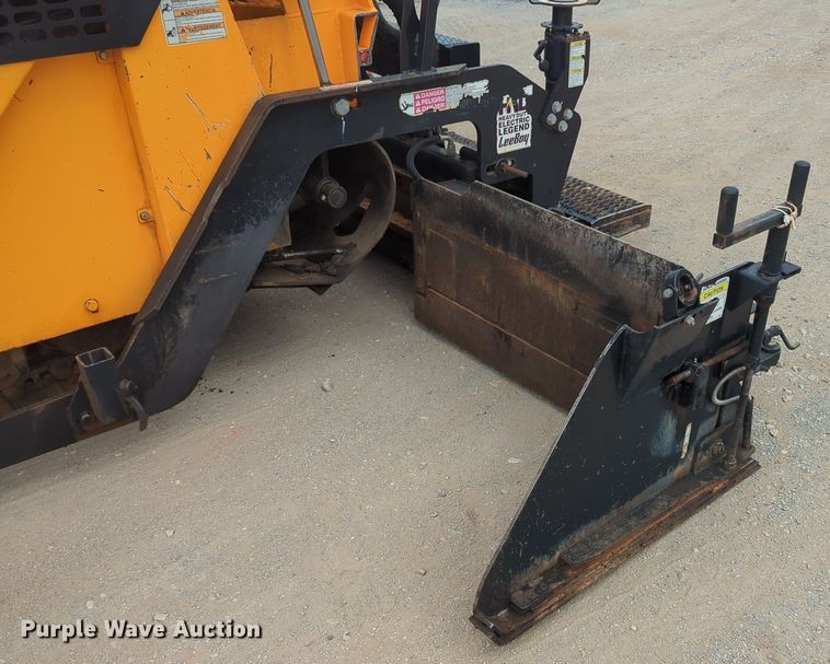 image for item LY9437 2018 Lee Boy 8520  paver