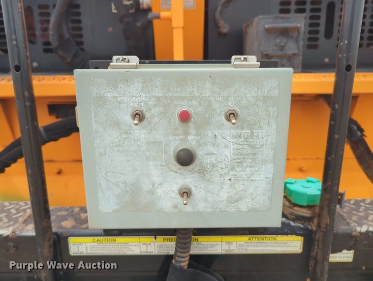 image for item LY9437 2018 Lee Boy 8520  paver