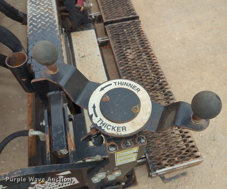 image for item LY9437 2018 Lee Boy 8520  paver